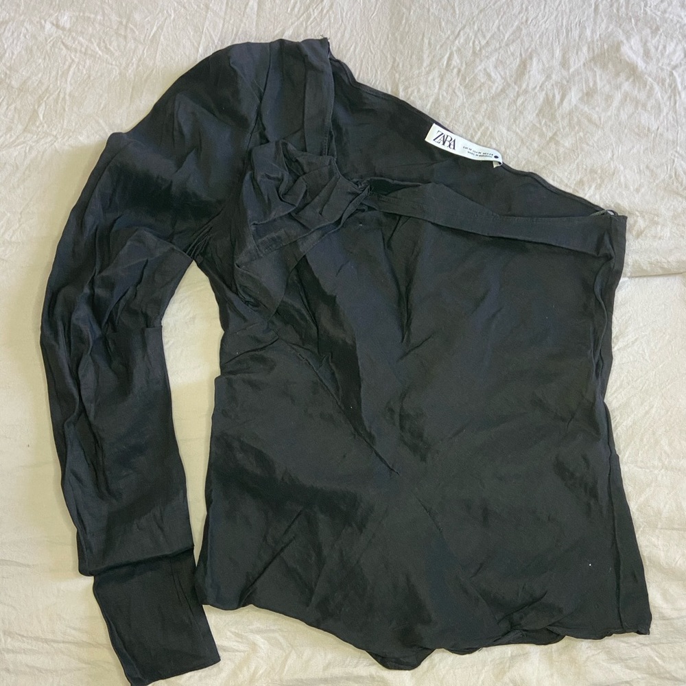 Elegant one sleeve top